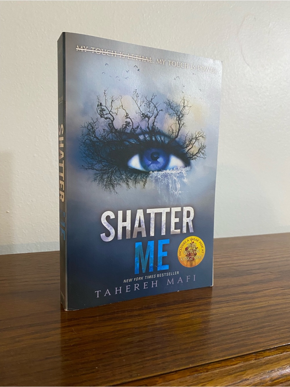 Shatter Me by Tahereh Mafi — Paperback